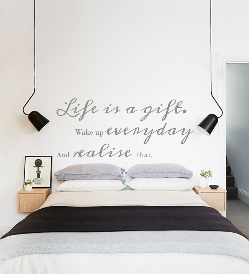 LA VIE EST UN CADEAU Inspirational Quotes Sticker Sticker SQ165