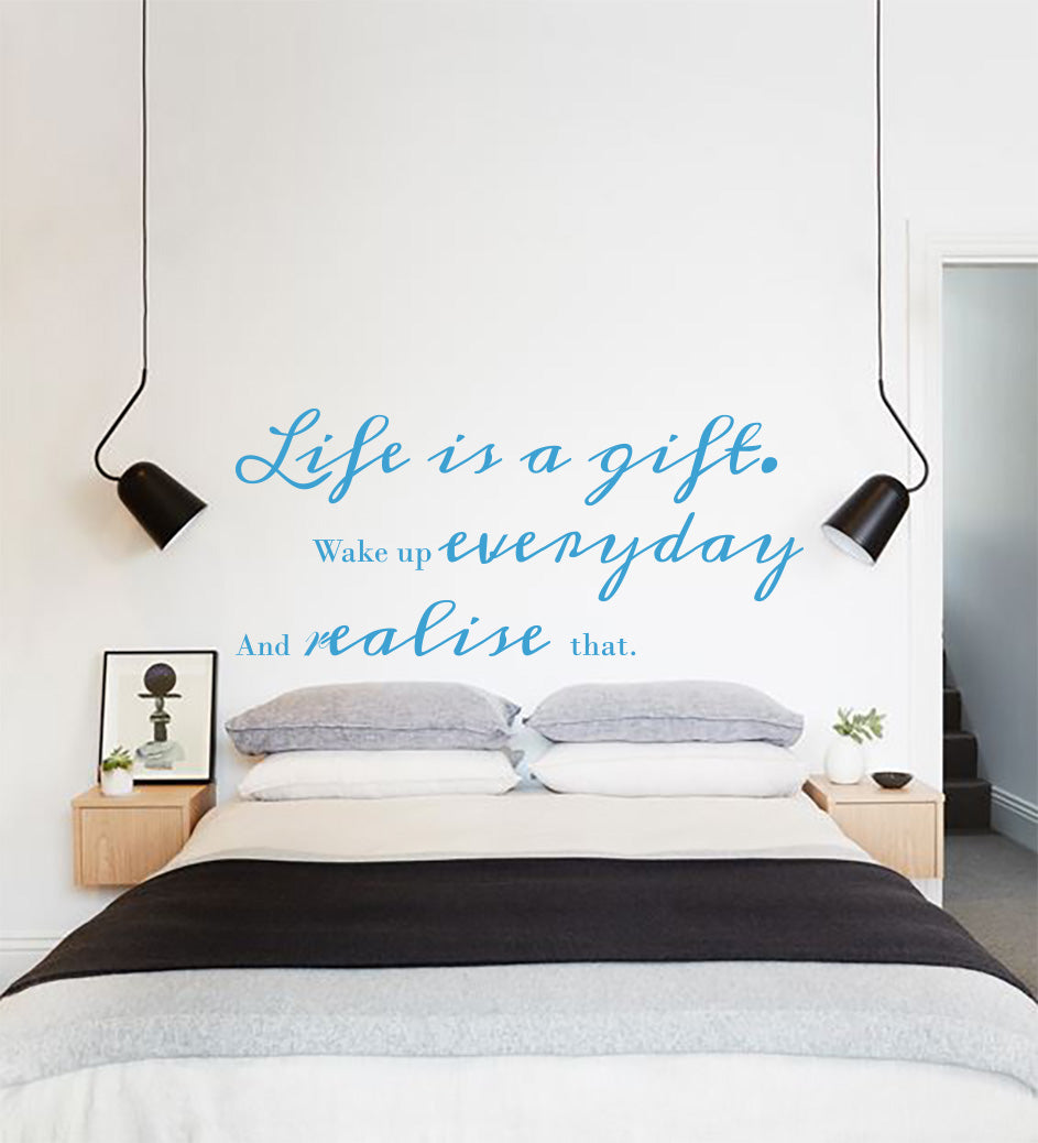 LA VIE EST UN CADEAU Inspirational Quotes Sticker Sticker SQ165
